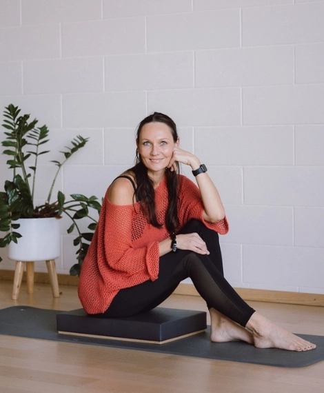 Jooga noortele treener Helen Worth